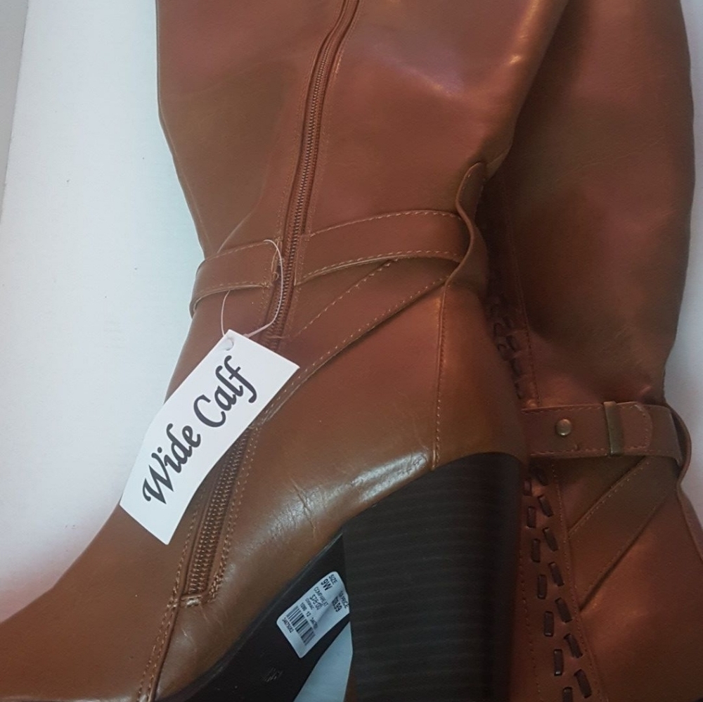 Women's Wide calf boots camel color size 9
